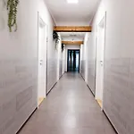 Veronika *