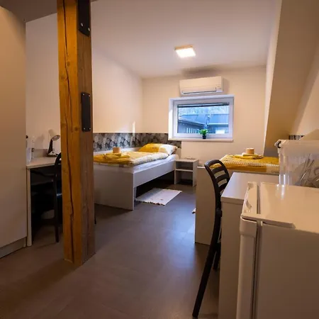 Veronika Hostel *