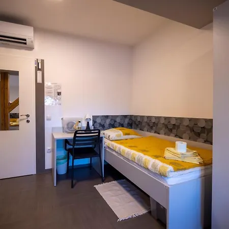 Hostel Limaks